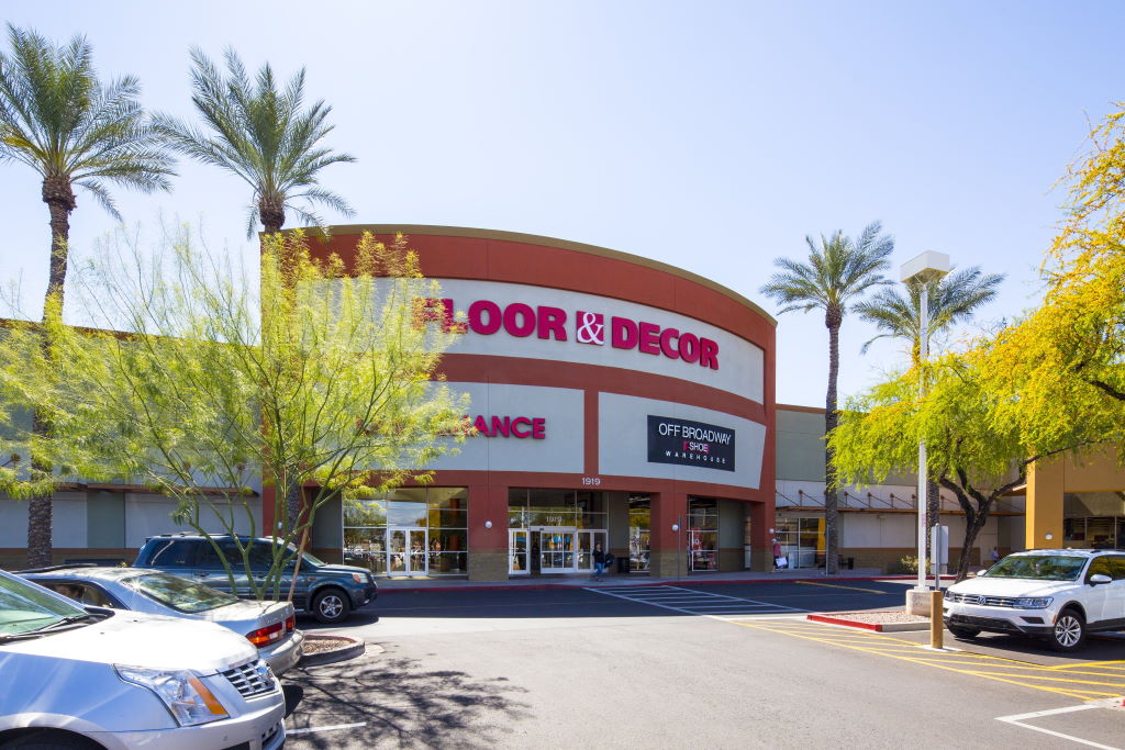 Leasing Camelback Colonnade