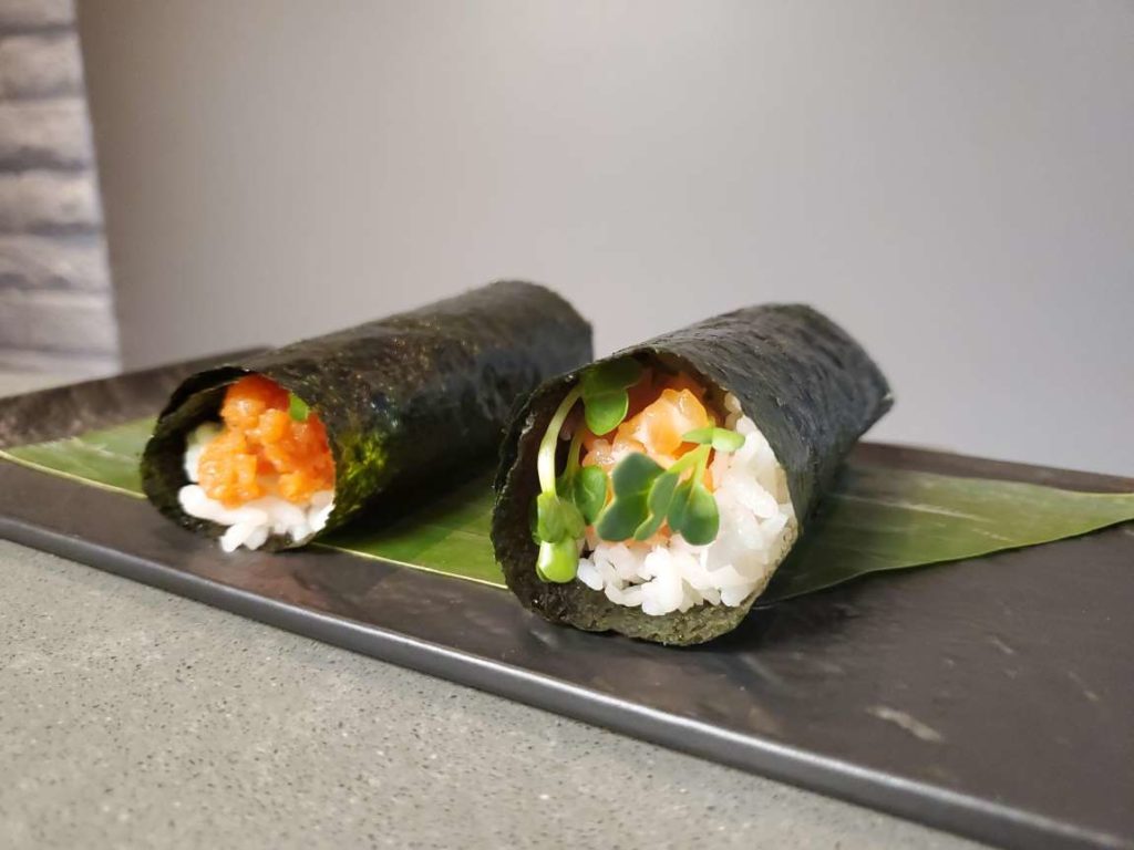 Acclaimed Mesa chef opens first hand sushi roll bar