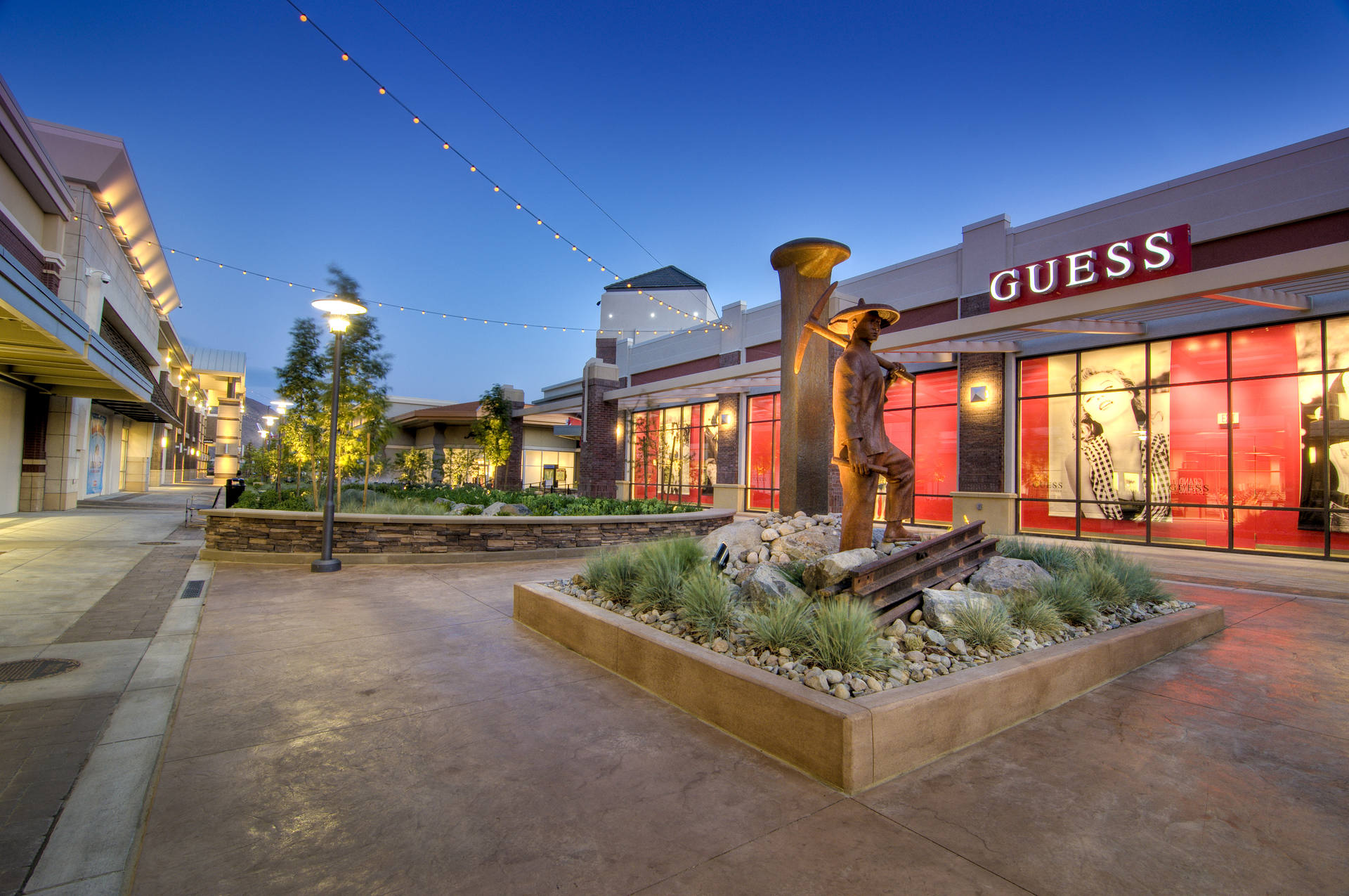 The Outlets at Legends - RED Development