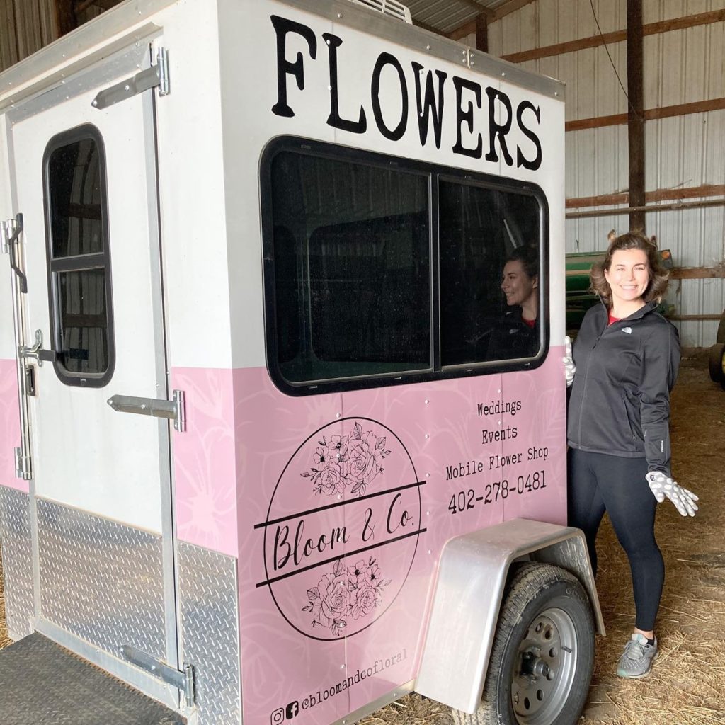 Mobile Flower Cart visits Village Pointe for Valentine’s Day Weekend
