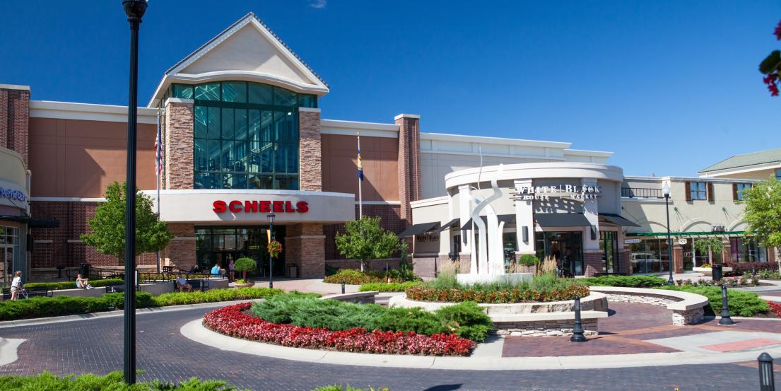 Omaha metro residents get in the holiday spirit at Village Pointe